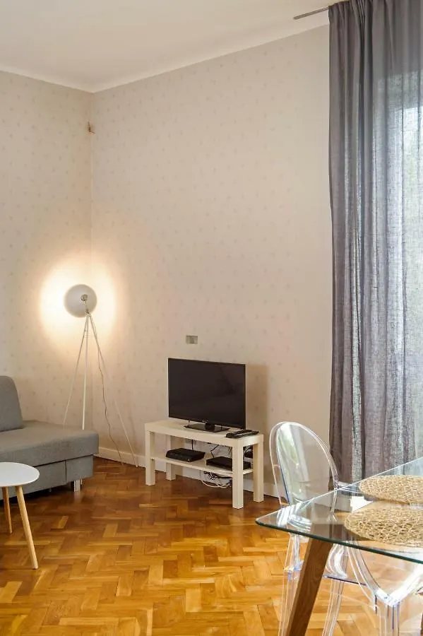 Zoli Apartment Варшава